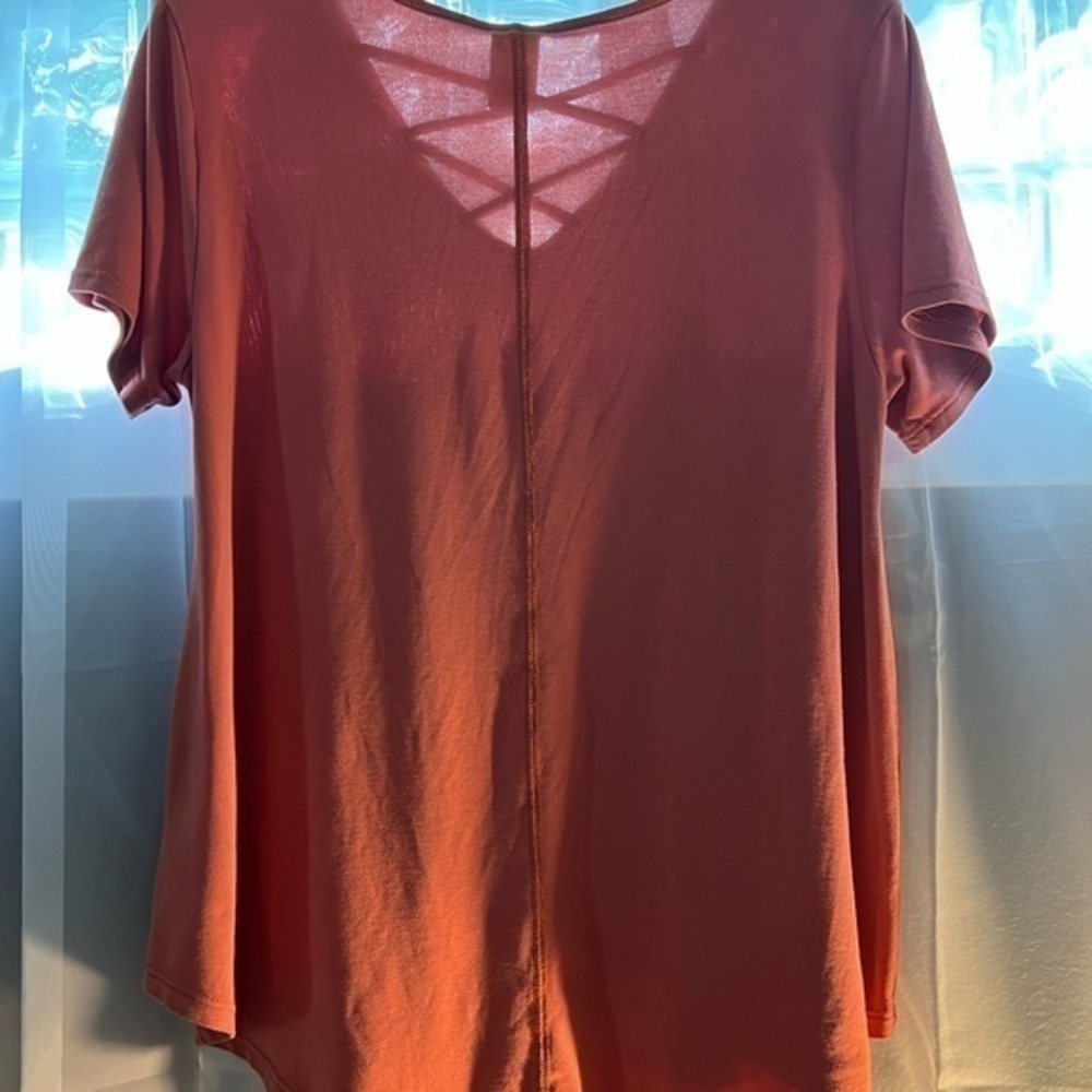 Medium flowy v-neck blouse